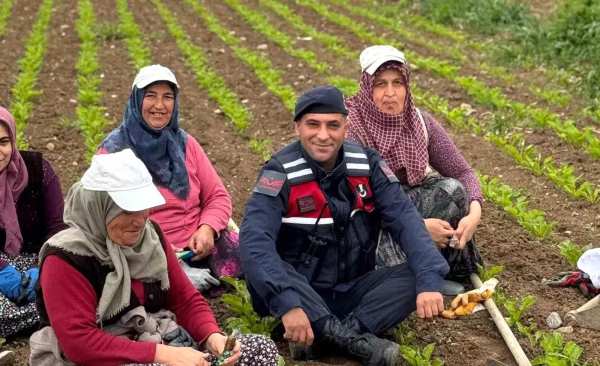 Vezirköprü'de Jandarmadan 1 Mayıs Ziyareti