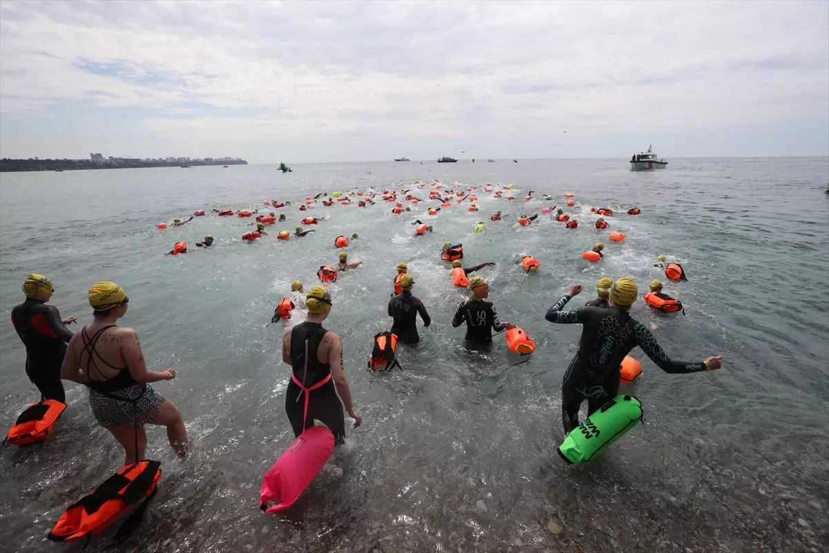 X-Waters Festivali'nde Yüzme Yarışları Yapıldı