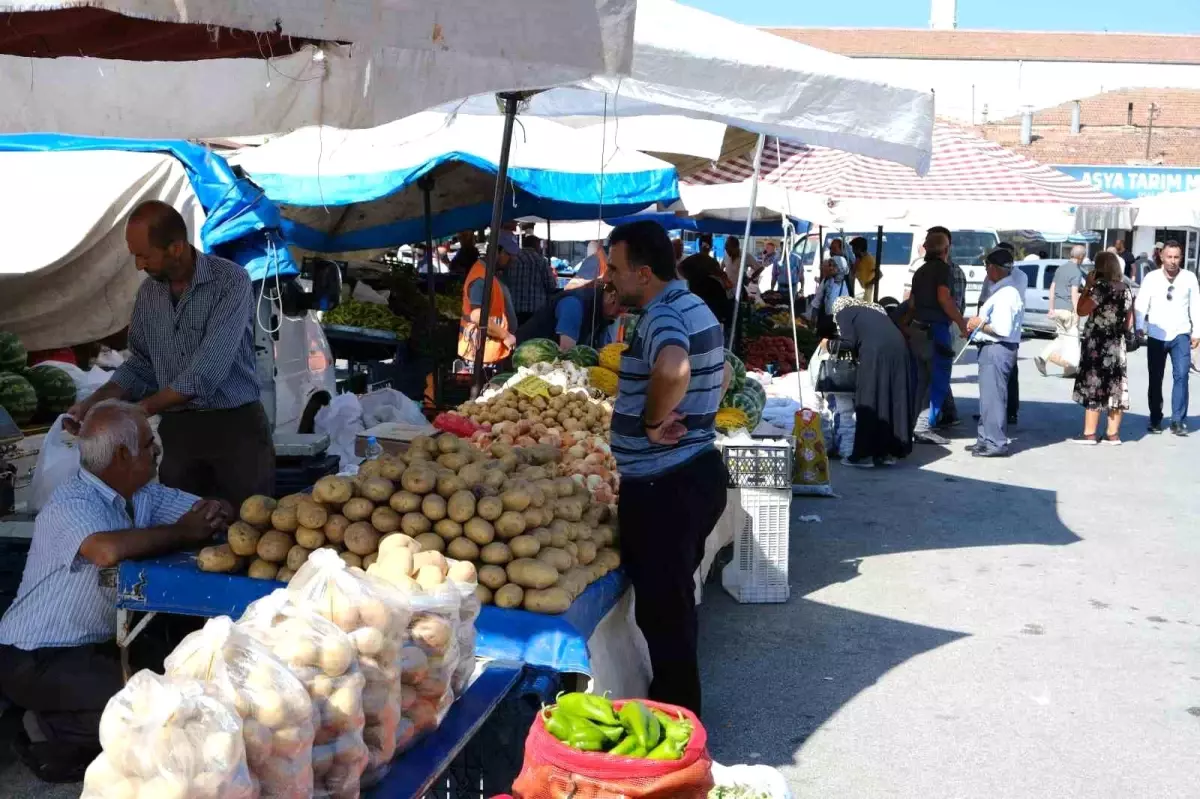 TÜFE Nisan'da Yıllık %37,86 Düşüş Gösterdi