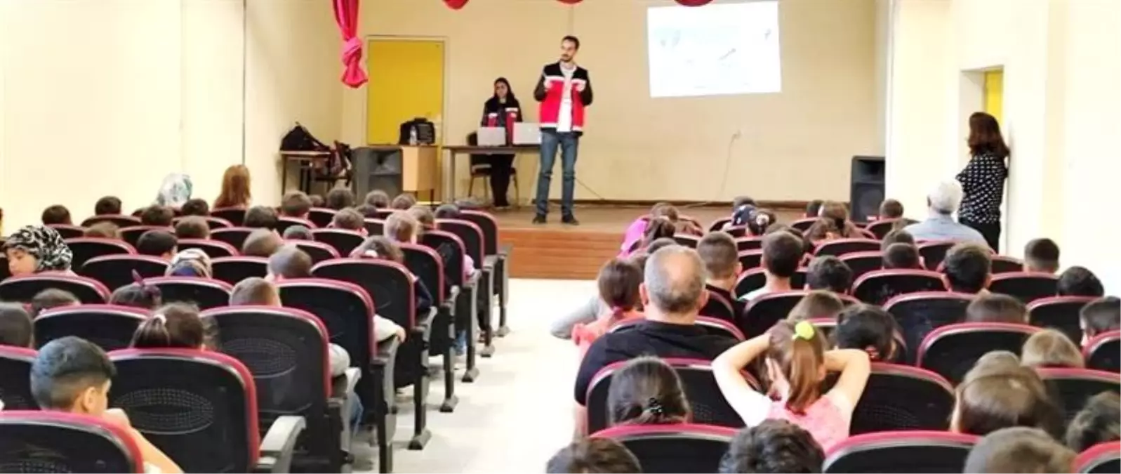 Minik Öğrencilere Gıda Bilgilendirmesi