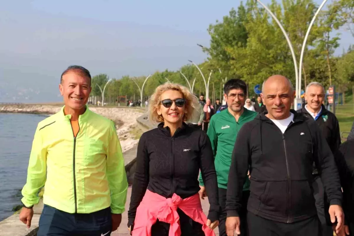 Körfez Belediyesi'nden Sağlıklı Yaşam Yürüyüşü