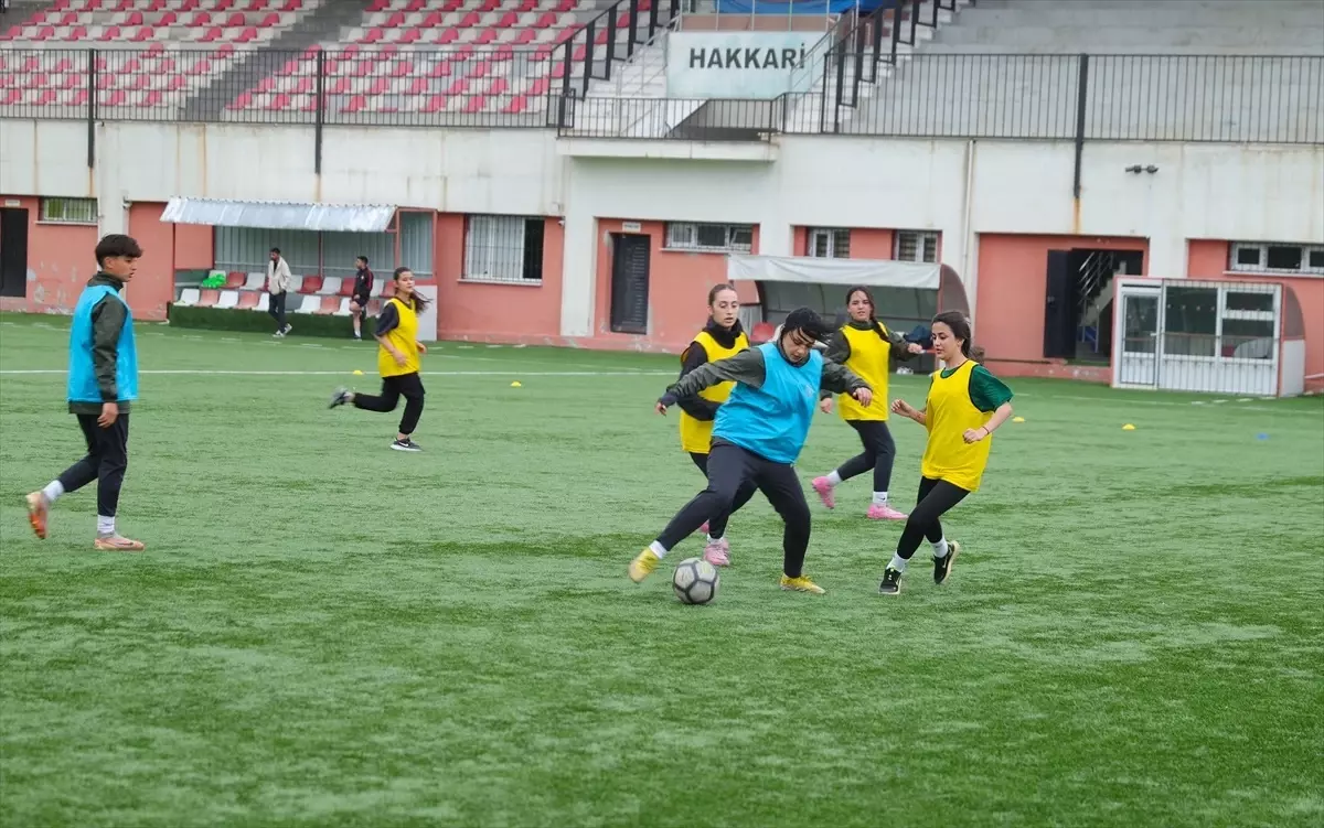 Hakkari'nin Kadın Futbol Takımı 2. Lig Hedefli