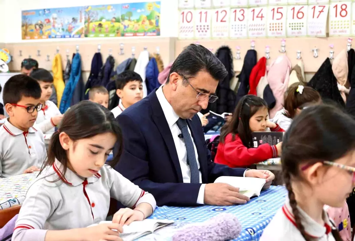 Vali Aygöl'den Eğitime Destek Ziyareti
