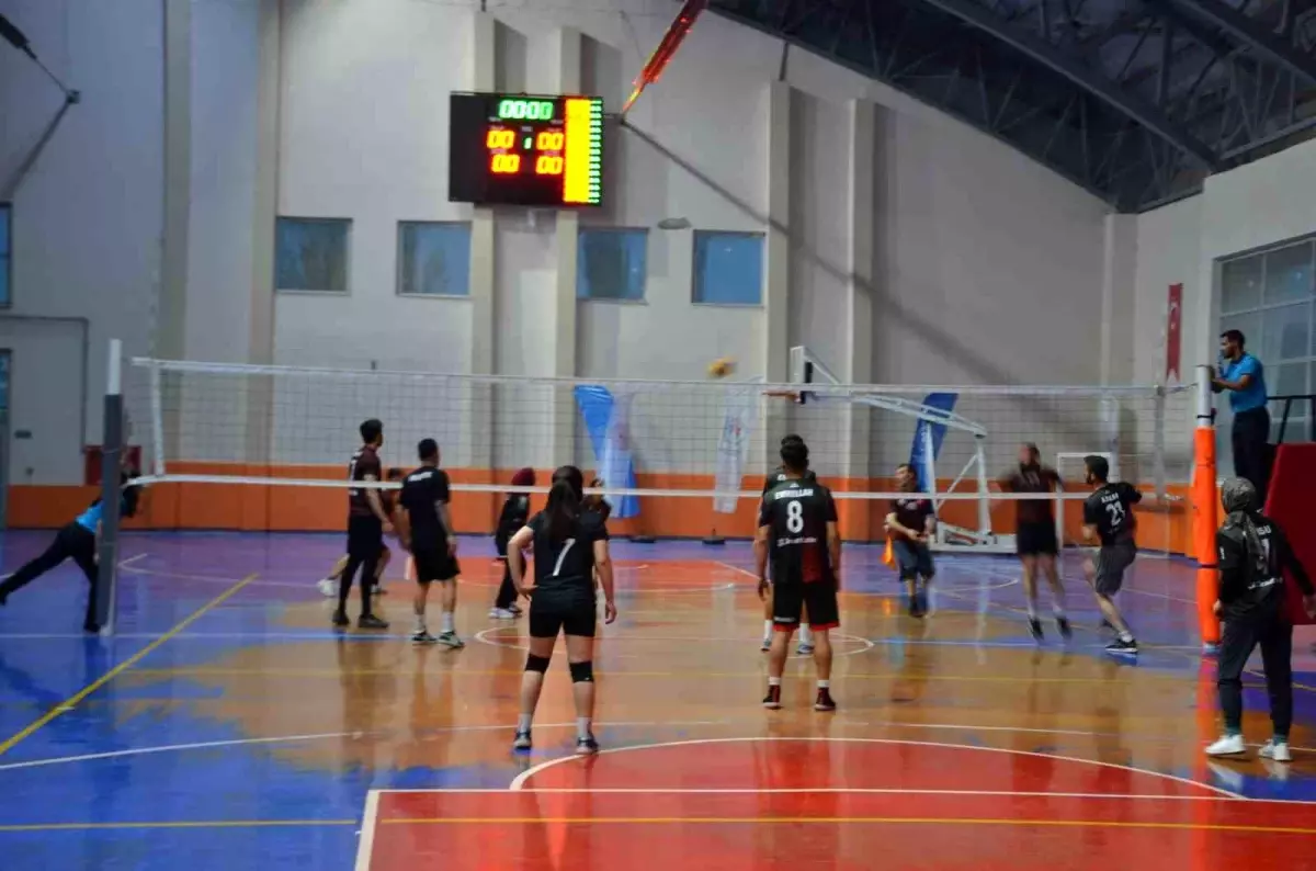Bulanık Voleybol Turnuvası Sonuçlandı