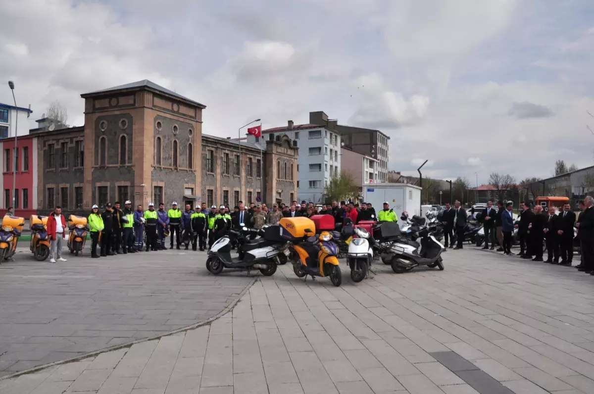 Vali Polat'tan Kura ve Kask Desteği