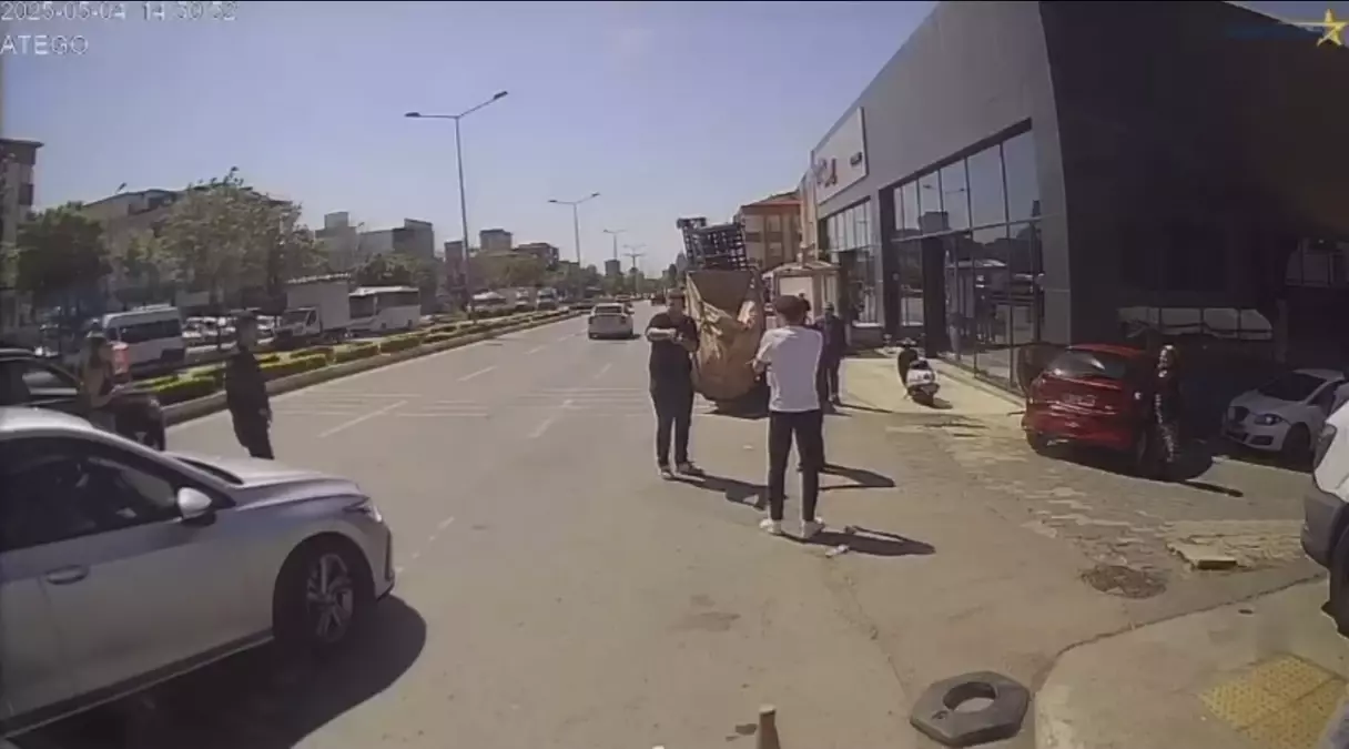 Ataşehir'de Kaza: Kadın Yaralandı