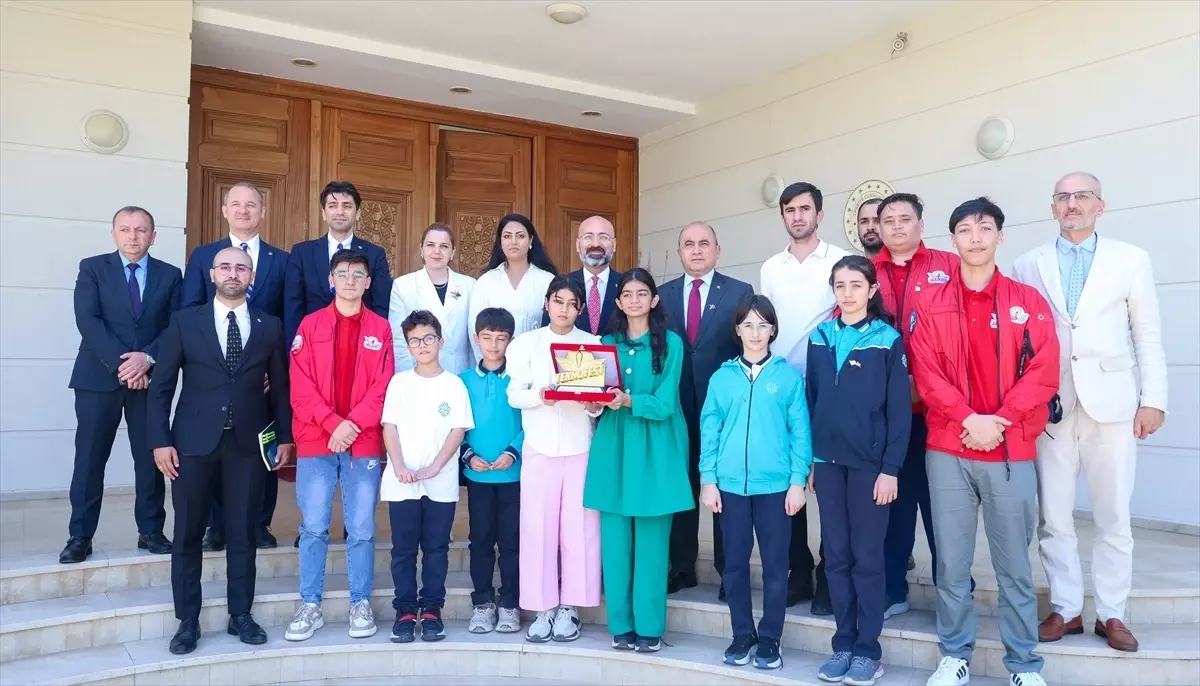 Başçeri'den Maarif Vakfı Öğrencilerine Destek
