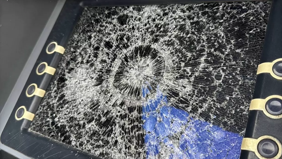Bayrampaşa'da ATM'lere Zarar Verildi