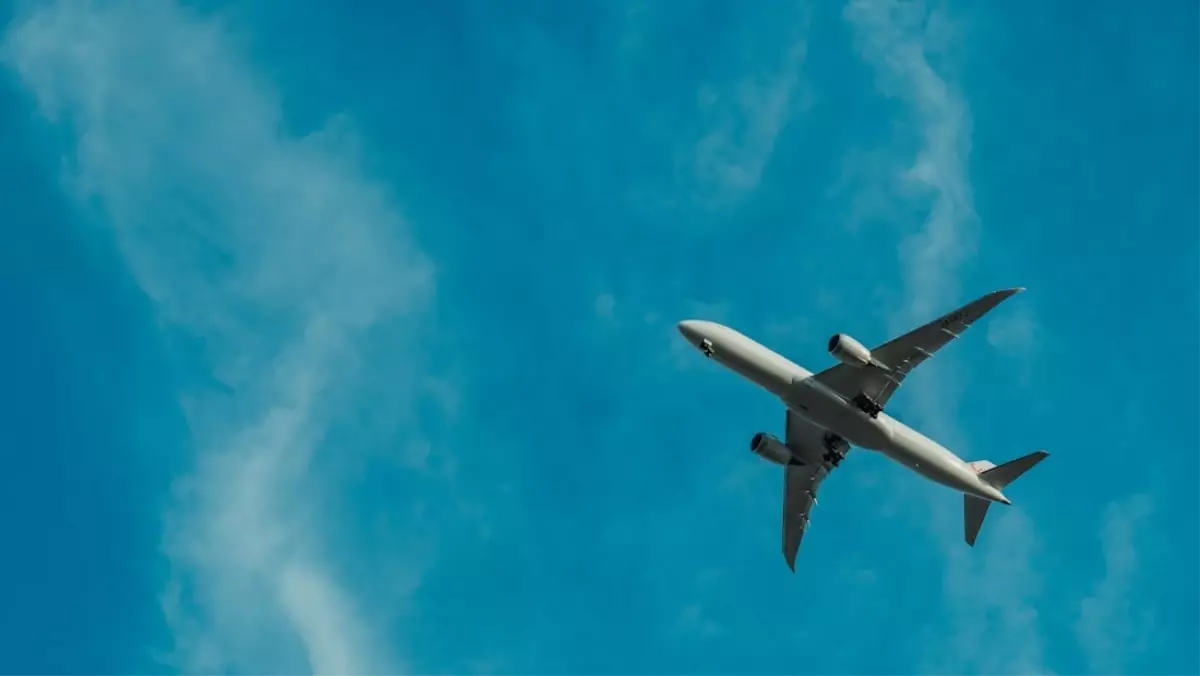 İran'da Uçak Zorunlu İniş Yaptı