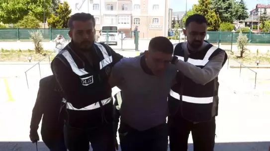 Alkollü Oğul Annesini Bıçakladı