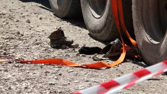 Akyazı'da İşçi Tomrukların Altında Hayatını Kaybetti
