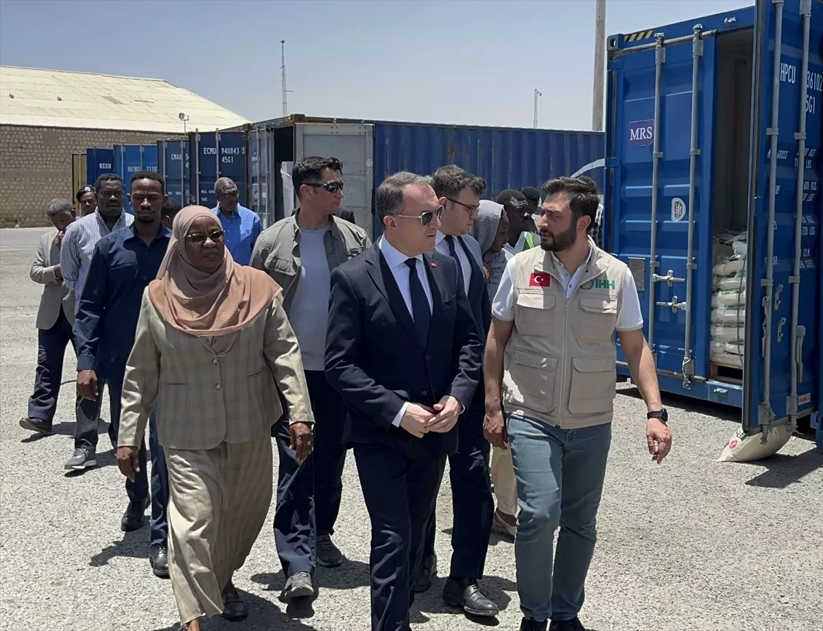 Türk İyilik Gemisi Sudan'a Ulaştı