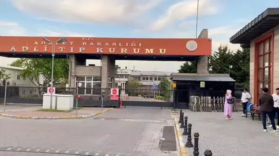 Şişli'de Eski Eşi Tarafından Öldürülen Kadının Cenazesi Alındı