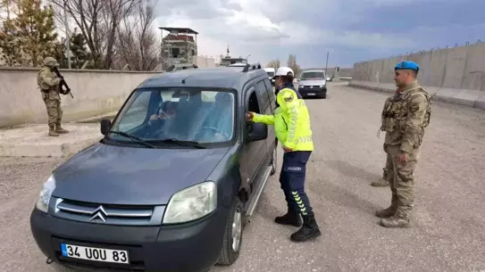Ağrı'da Trafik Denetimi: 19 Sürücüye Ceza
