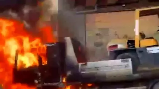 Bursa'da Forklift Yüklü Kamyon Yangında Küle Döndü