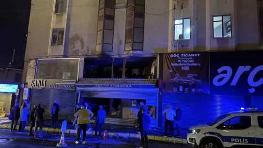 Küçükçekmece'de yangın paniği