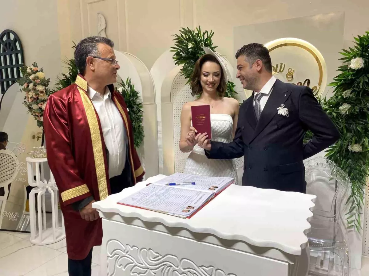 Filistinli Aile Hekimi Akram Mukat ile Kızılay Uzman Yardımcısı Fulya Karataş Evlendi