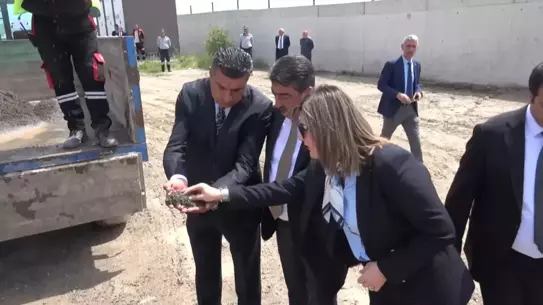 TJK'nın Elazığ Hipodromu'nda hayata geçirdiği çevre dostu proje: Kum Pist Atığı Geri Dönüşüm Projesi