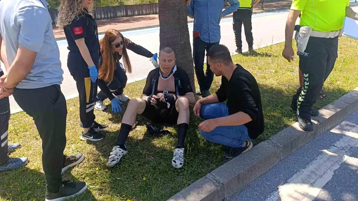 Bisikletli Turist Kaza Geçirdi