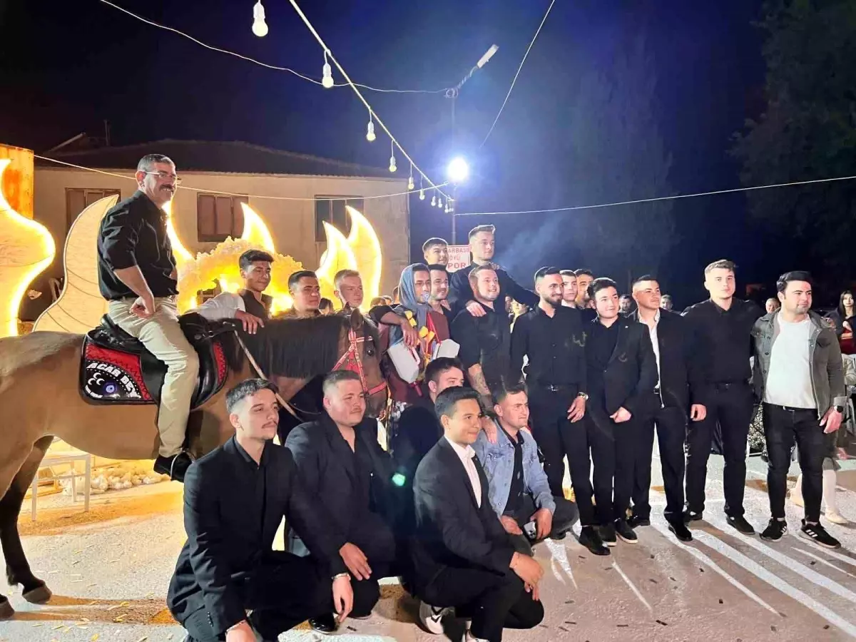 Çanakkale'de Renkli Düğün Töreni