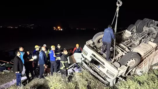 Hatay'da Tır Kazası: 1 Ölü, 1 Yaralı