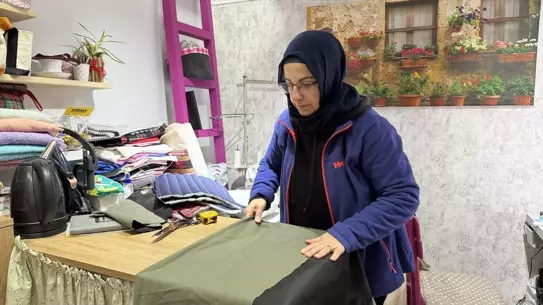 Emekli Mühendisten Renkli Çanta Tasarımları