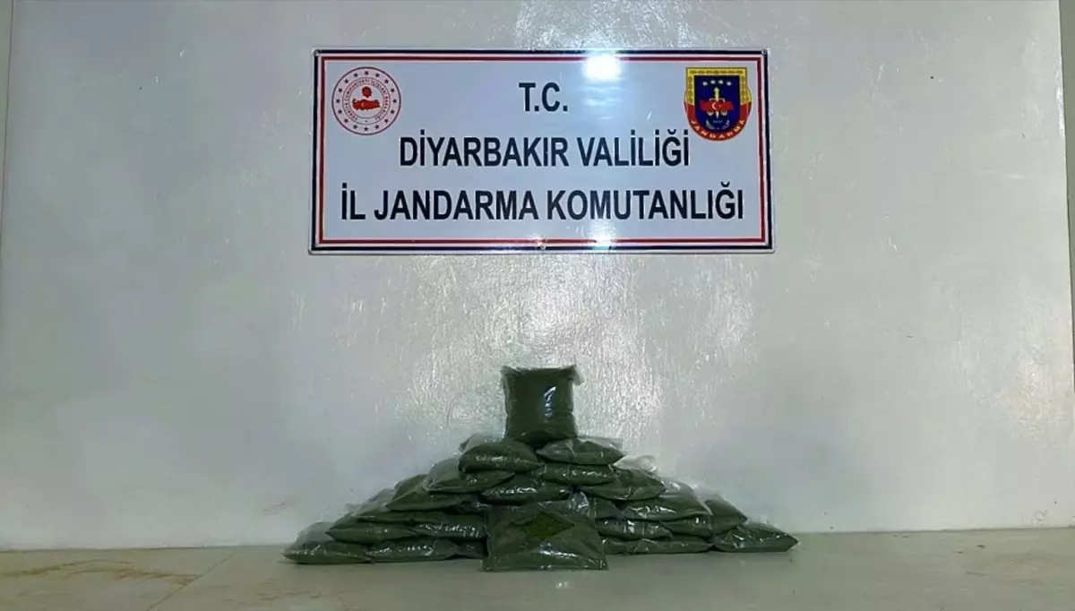 Diyarbakır'da 77 Kilo Esrar Ele Geçirildi