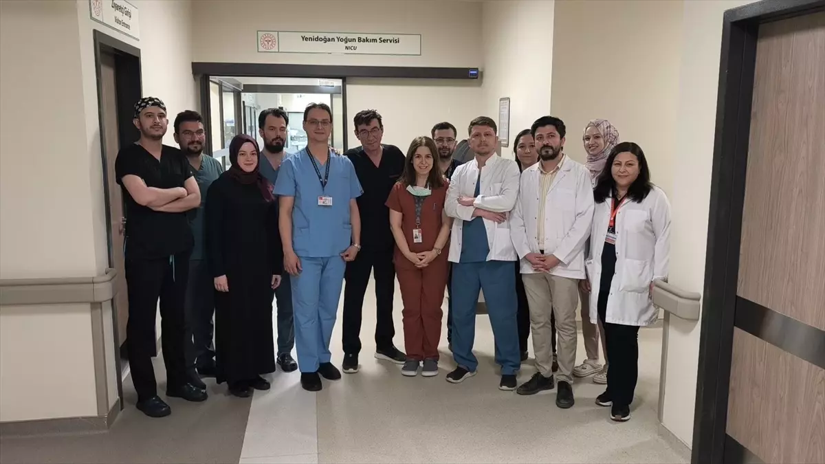 Kütahya'da 34 Haftalık Bebeğin Boynundan Tümör Çıkarıldı