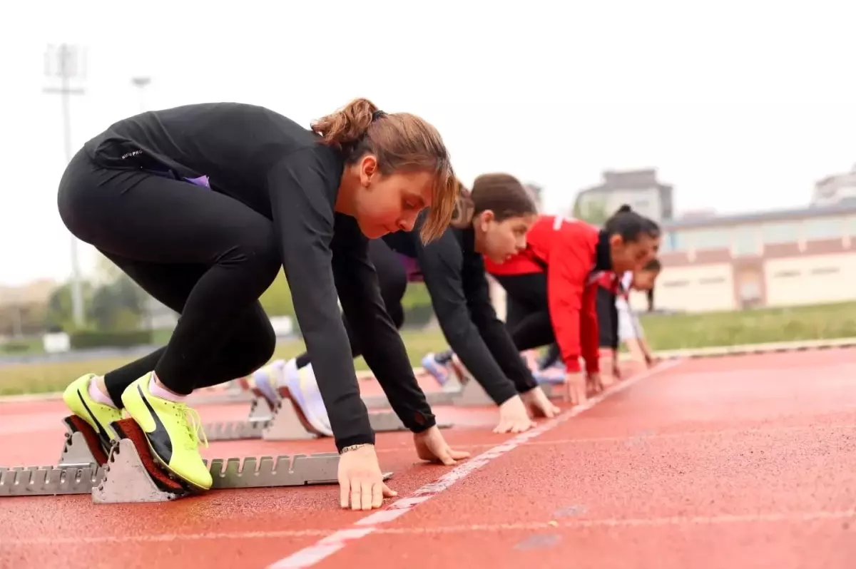 Atletizm Yıldızlar ve Küçükler Türkiye Şampiyonası Denizli'de Başlıyor