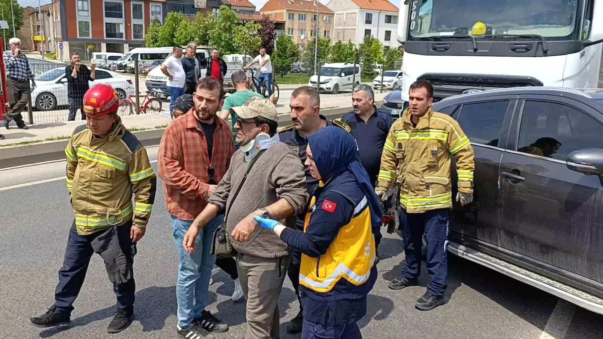 İnegöl'de Tır ve Cip Çarpıştı: 1 Yaralı