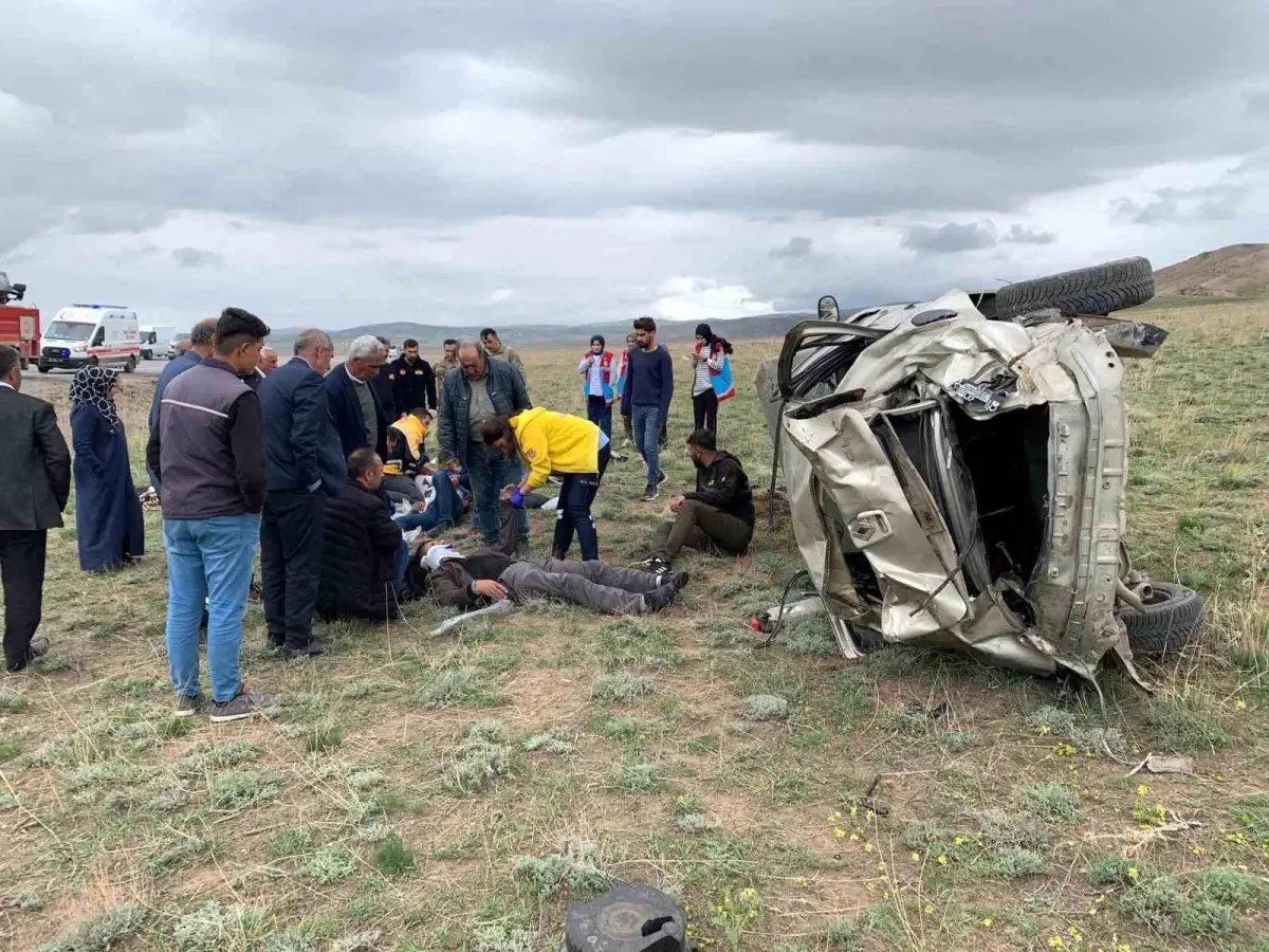Özalp'ta Trafik Kazası: 1 Ölü, 4 Yaralı