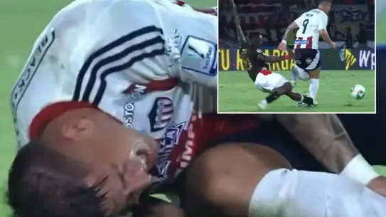 İzlerken şok olacaksınız! Futbol tarihinin en acımasız hareketi