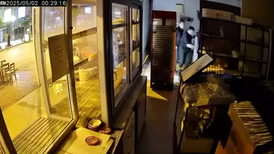 Adana'da Havaya Ateş Açan İki Genç Gözaltına Alındı