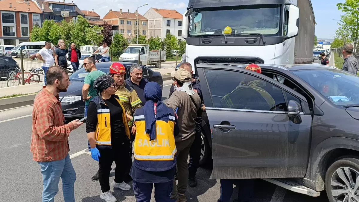 İnegöl'de TIR-Cip Kazası: 1 Yaralı