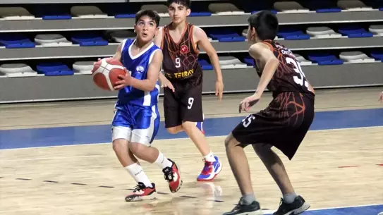 Malatya'da Basketbol Yarı Finalleri Başladı