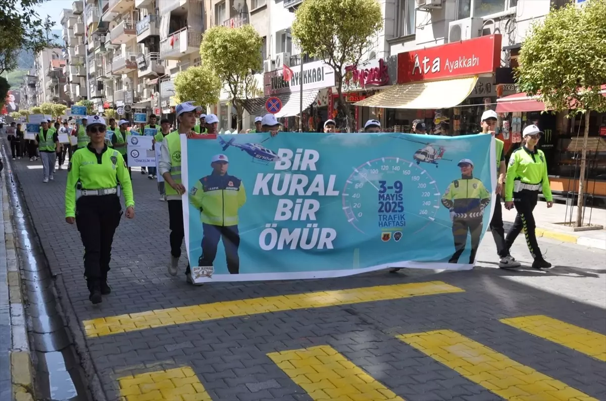 Salihli'de Trafik Haftası etkinliği düzenlendi