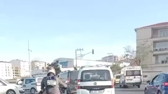 Motosikletlinin Plaka ile Dikkat Çeken Anları