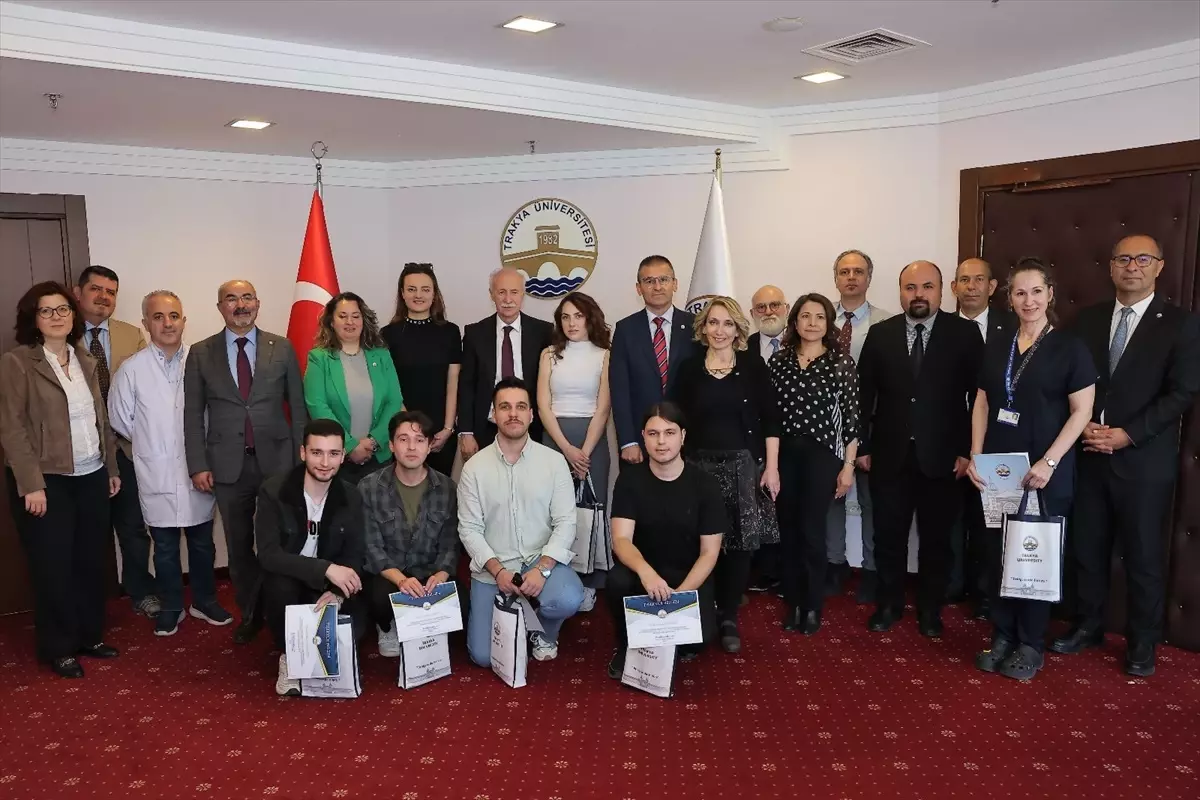 Trakya Üniversitesi'nde Teşekkür Belgeleri Dağıtıldı