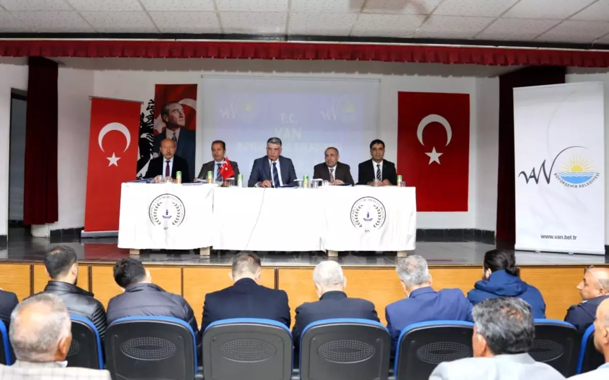 Van Büyükşehir Belediyesi'nden Muhtarlarla Buluşma
