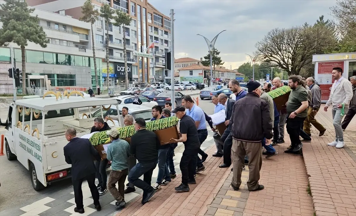 Hendek'te Kız Kardeşlerin Cenazesi Kırşehir'de Defnedildi