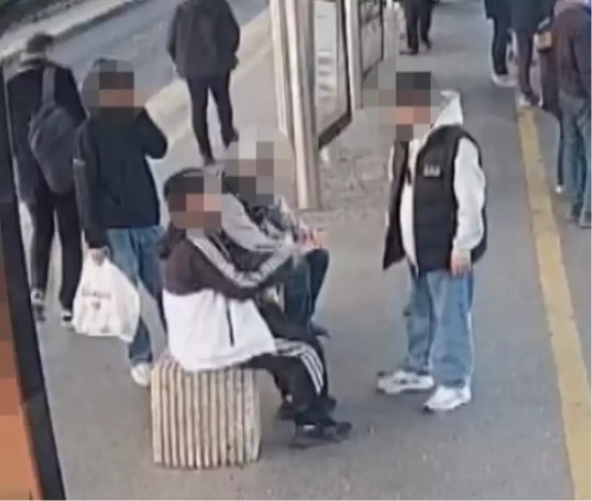 Kadıköy'de Bıçaklı Saldırı: Yeni Görüntüler Ortaya Çıktı