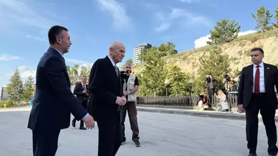 Erdoğan, Bahçeli'yi Konutunda Ziyaret Etti