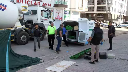 Beton Mikserinin Çarptığı Yaşlı Adam Hayatını Kaybetti