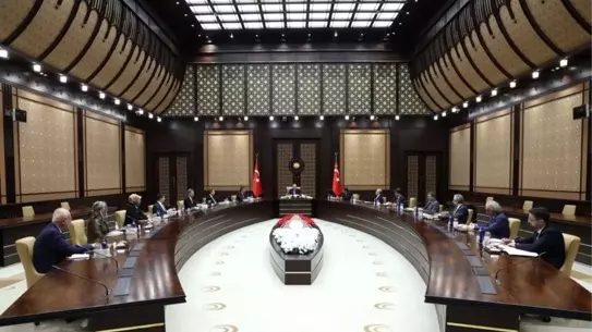 Cumhurbaşkanı Erdoğan, Cumhurbaşkanlığı Politika Kurullarının başkanvekillerini kabul etti