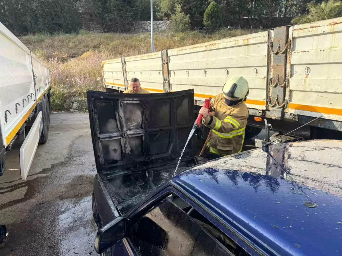 Erdek'te Park Halindeki Otomobilde Yangın Çıktı