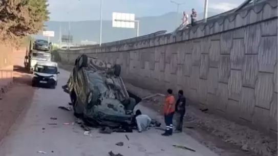 Kocaeli'de Otoyolda Kaza: 2 Yaralı