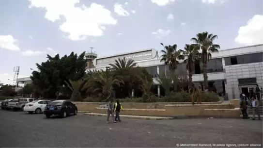 İsrail, Yemen Havalimanını Vurdu