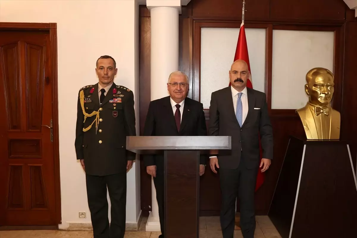 Bakan Güler Kamerun'da