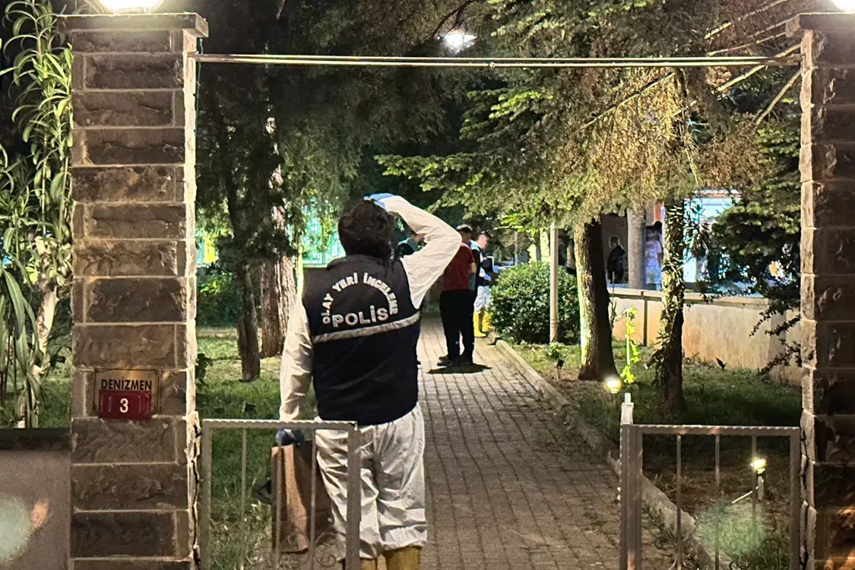 Kadıköy'de Yangında Bir Kişi Hayatını Kaybetti