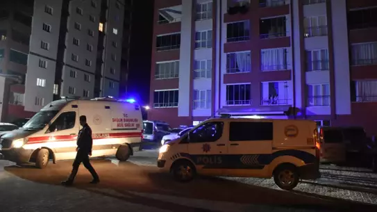 İki kardeş, boğazlarından kesilmiş halde ölü bulundu